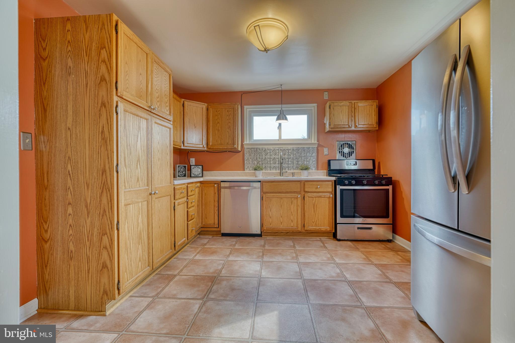 7912 Highpoint Road Baltimore, MD 21234 - Photo 8 of 38 Kitchen
