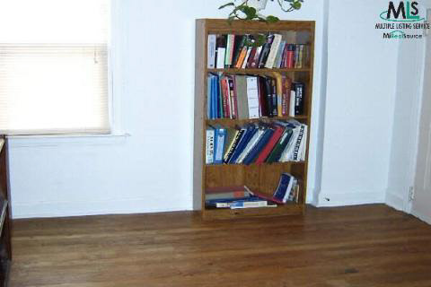 22117 Virginia Eastpointe, MI 48021 - Photo 9 of 9 464705-8.JPG