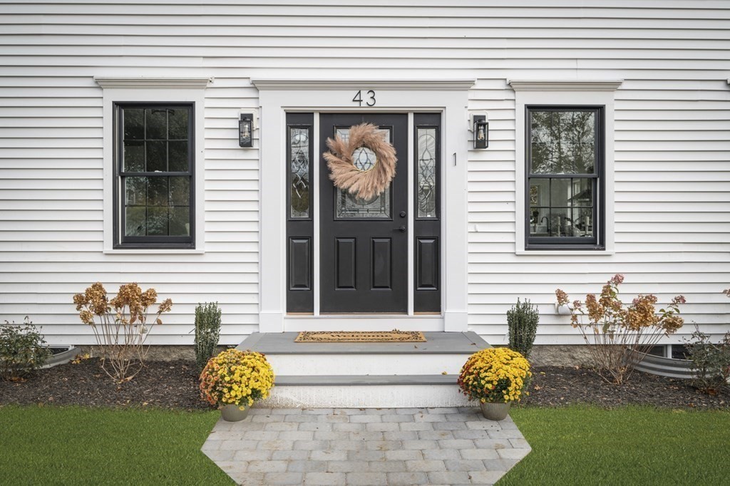 43 Needham Road, Unit 1 Danvers, MA 01923 - Photo 2 of 39 Gallery Image 2