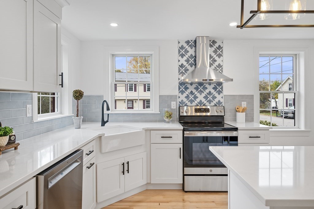43 Needham Road, Unit 1 Danvers, MA 01923 - Photo 3 of 39 Gallery Image 3