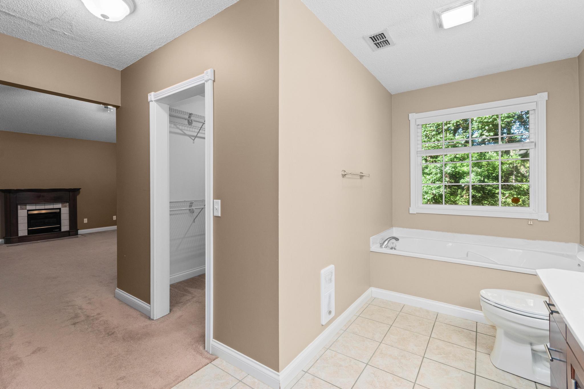 87 Deer Trace Road Benton, KY 42025 - Photo 15 of 39 Master Bath