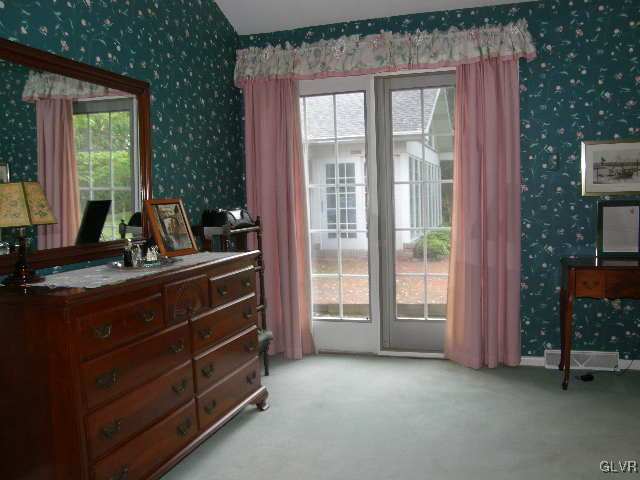1433 Springhouse Road Allentown, PA 18104 - Photo 19 of 25 Gallery Image 19