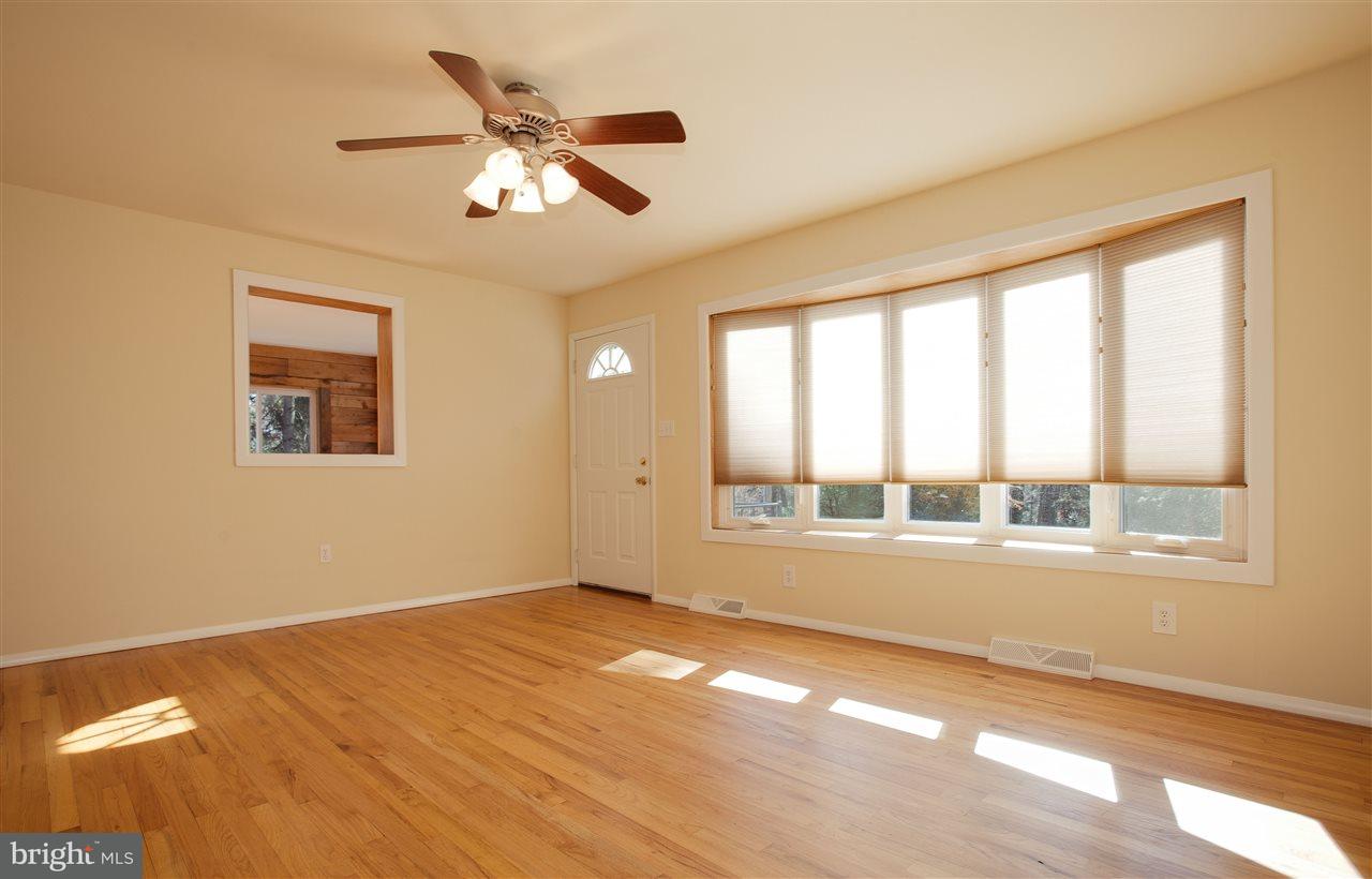 1641 Laurel Road Harrisburg, PA 17112 - Photo 4 of 22 Gallery Image 4