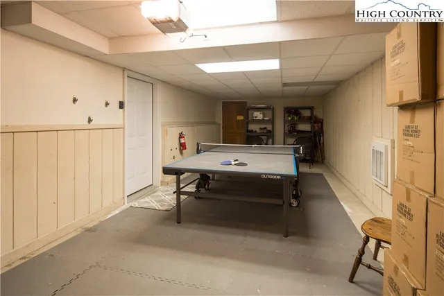 $622,500 | 109 Old Field Road, Beech Mountain, NC 28604