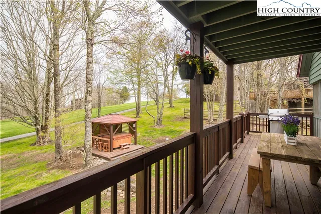 $622,500 | 109 Old Field Road, Beech Mountain, NC 28604