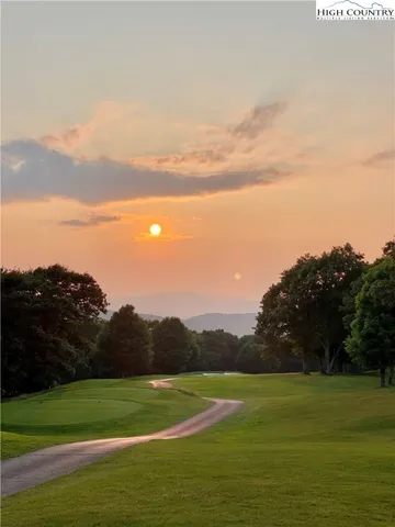 $622,500 | 109 Old Field Road, Beech Mountain, NC 28604