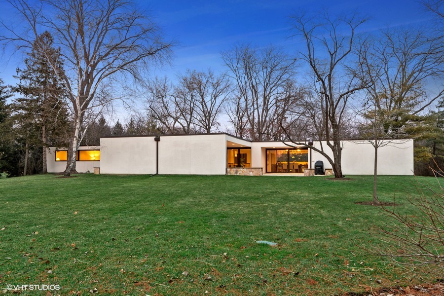 1700 Ridge Road Highland Park, IL 60035 - Photo 47 of 56 a front view of a house with a yard