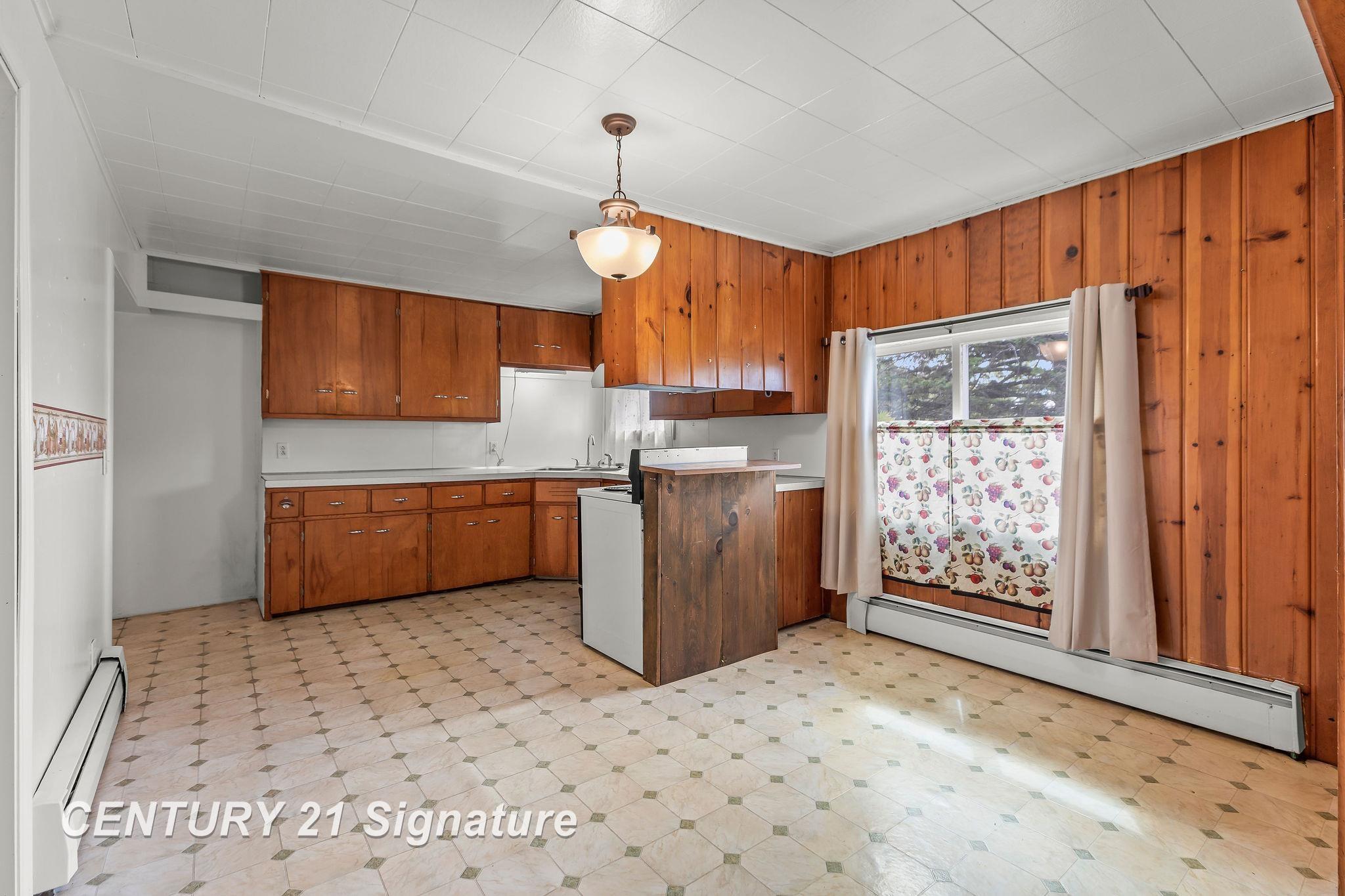 1005 South Meridian Road Merrill, MI 48637 - Photo 5 of 36