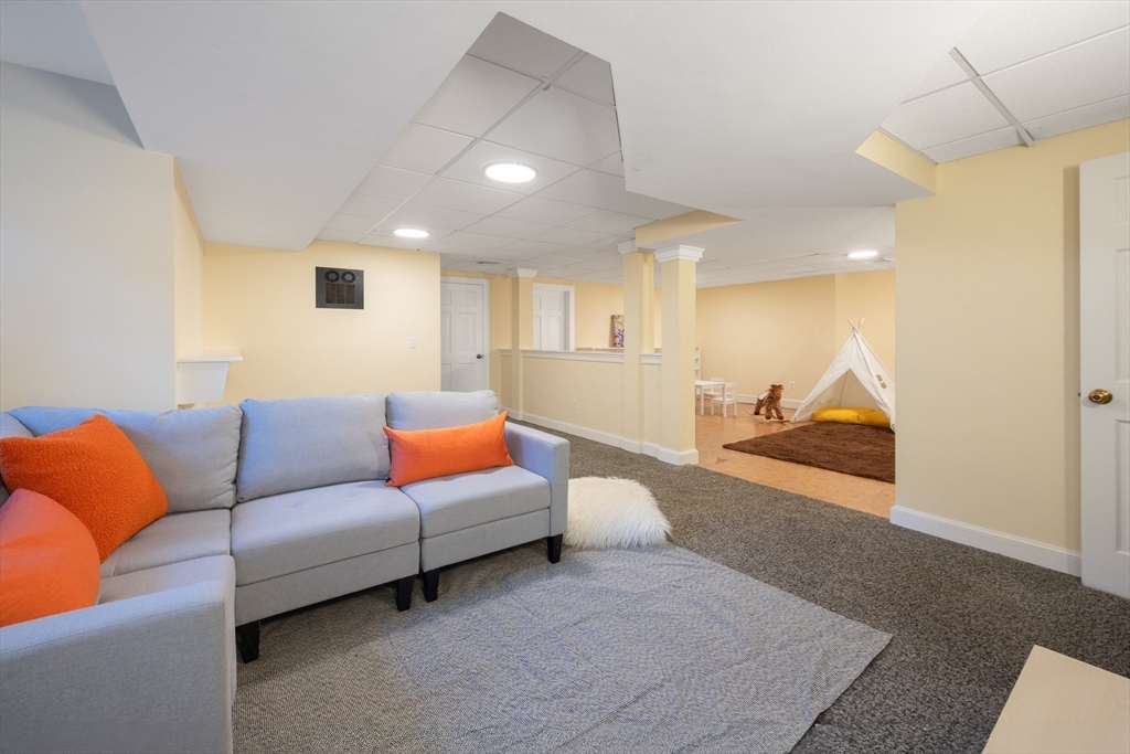 17 Winthrop Road Lexington, MA 02421 - Photo 22 of 29