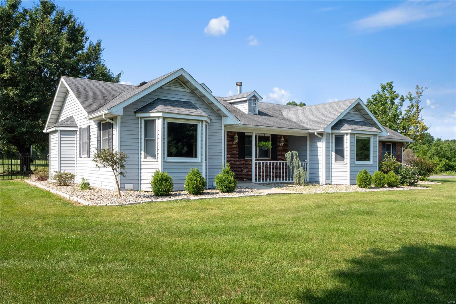 2201 Stemler Road Columbia, IL 62236 - Photo 3 of 39 Gallery Image 3