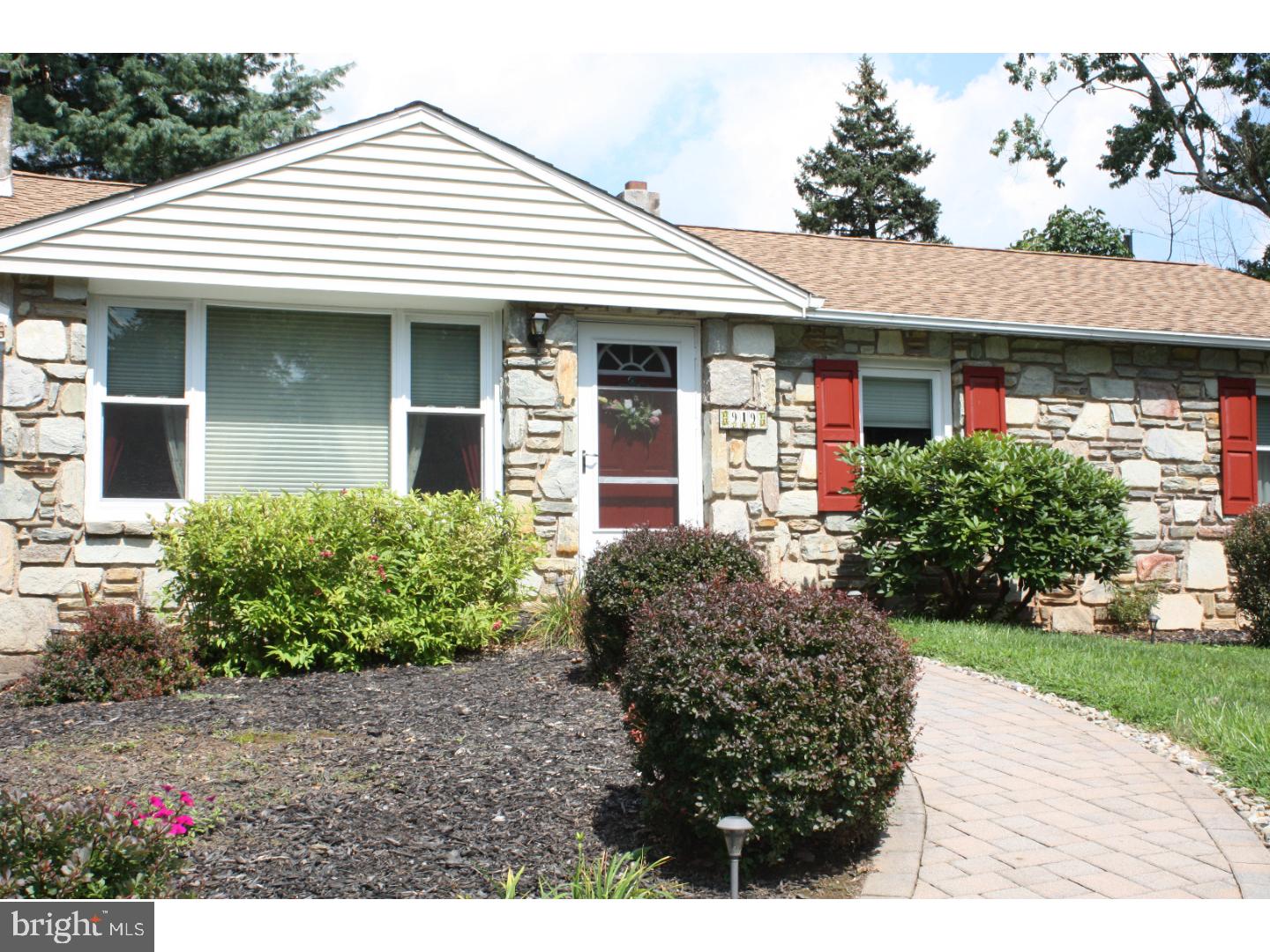 919 Bent Road Hatfield, PA 19440 - Photo 2 of 24 Exterior Front