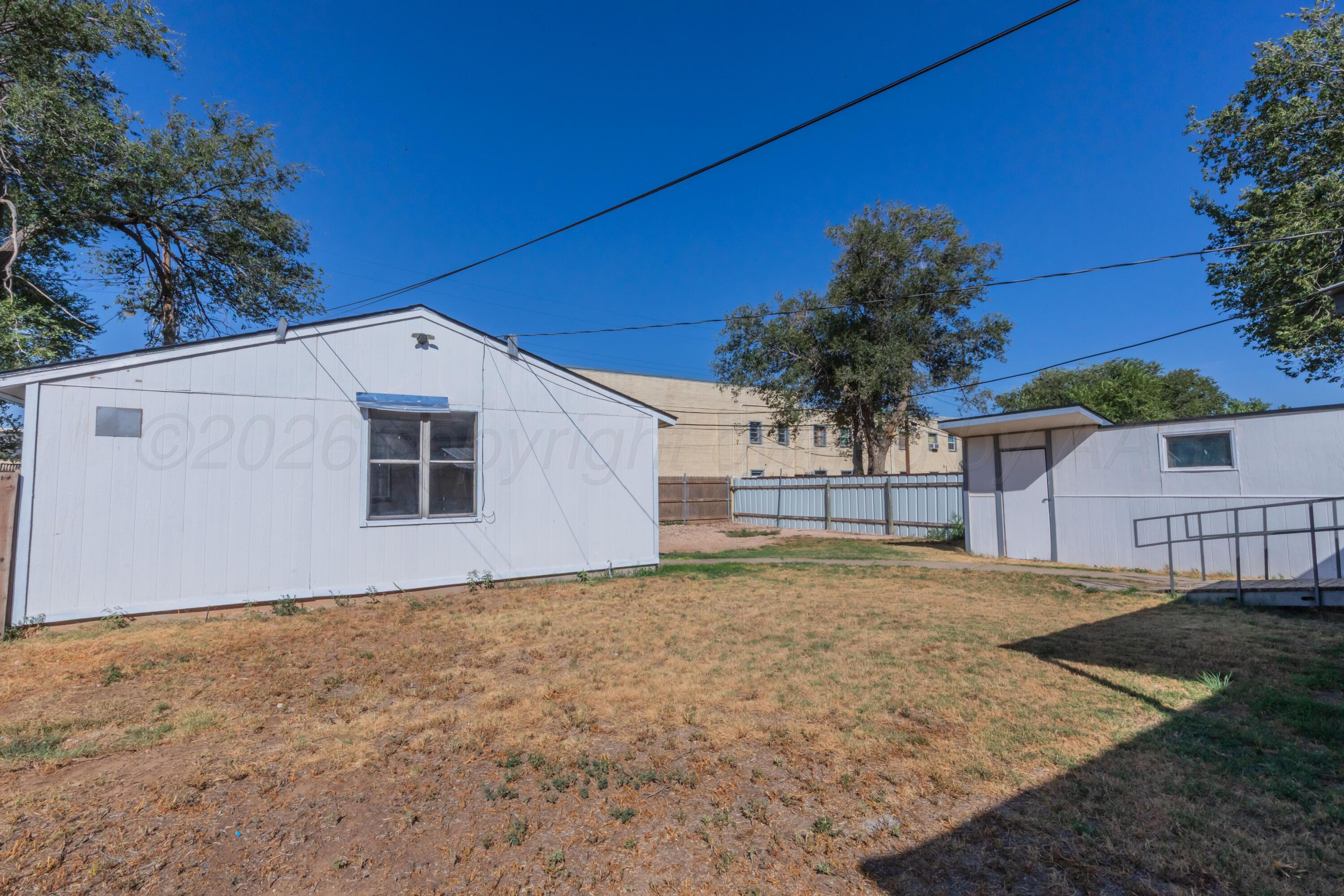 4008 Crockett Street Amarillo, TX 79110 - Photo 35 of 44 BACKYARD VIEW 5