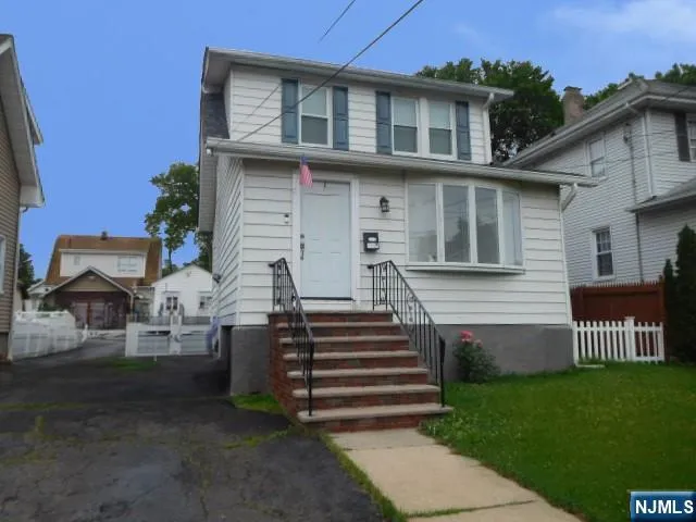 $514,900 | 227 Beechwood Avenue, Bogota, NJ 07603