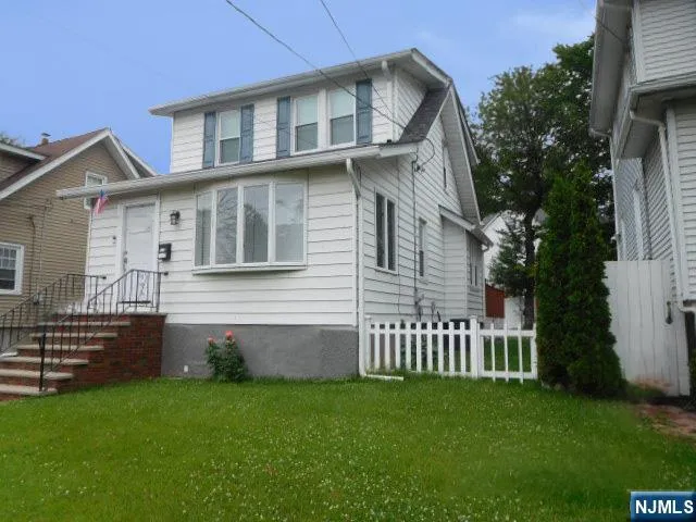 $514,900 | 227 Beechwood Avenue, Bogota, NJ 07603