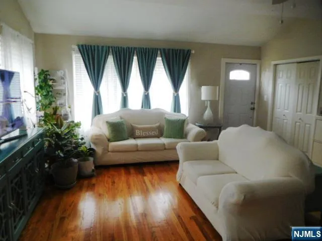 $514,900 | 227 Beechwood Avenue, Bogota, NJ 07603