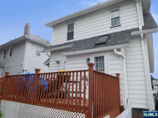 $514,900 | 227 Beechwood Avenue, Bogota, NJ 07603