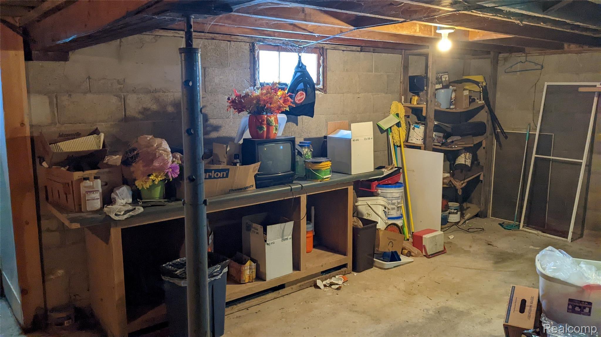 2318 Vandekarr Road Owosso, MI 48867 - Photo 21 of 28 BASEMENT