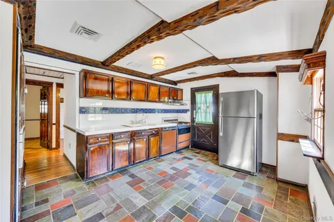 $424,999 | 3 Victor Avenue, Selden, NY 11784