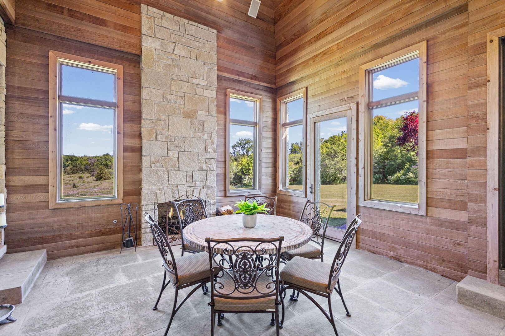 594 Plum Tree Road Barrington, IL 60010 - Photo 25 of 73 Gallery Image 25