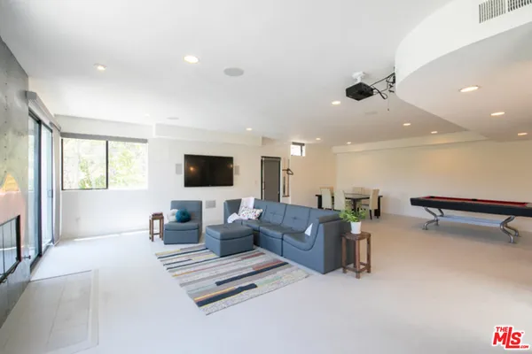 $10,000 | 2216 Bancroft Avenue, Los Angeles, CA 90039