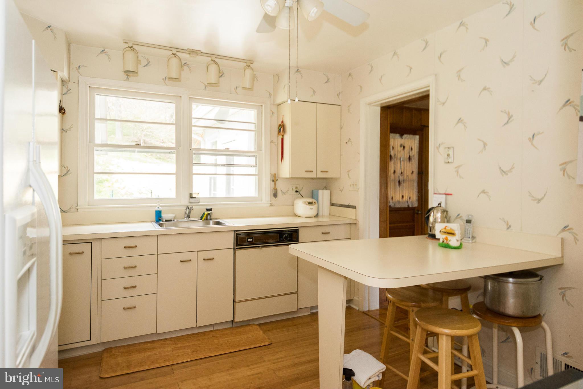 320 East Timonium Road Lutherville-Timonium, MD 21093 - Photo 4 of 21 Kitchen
