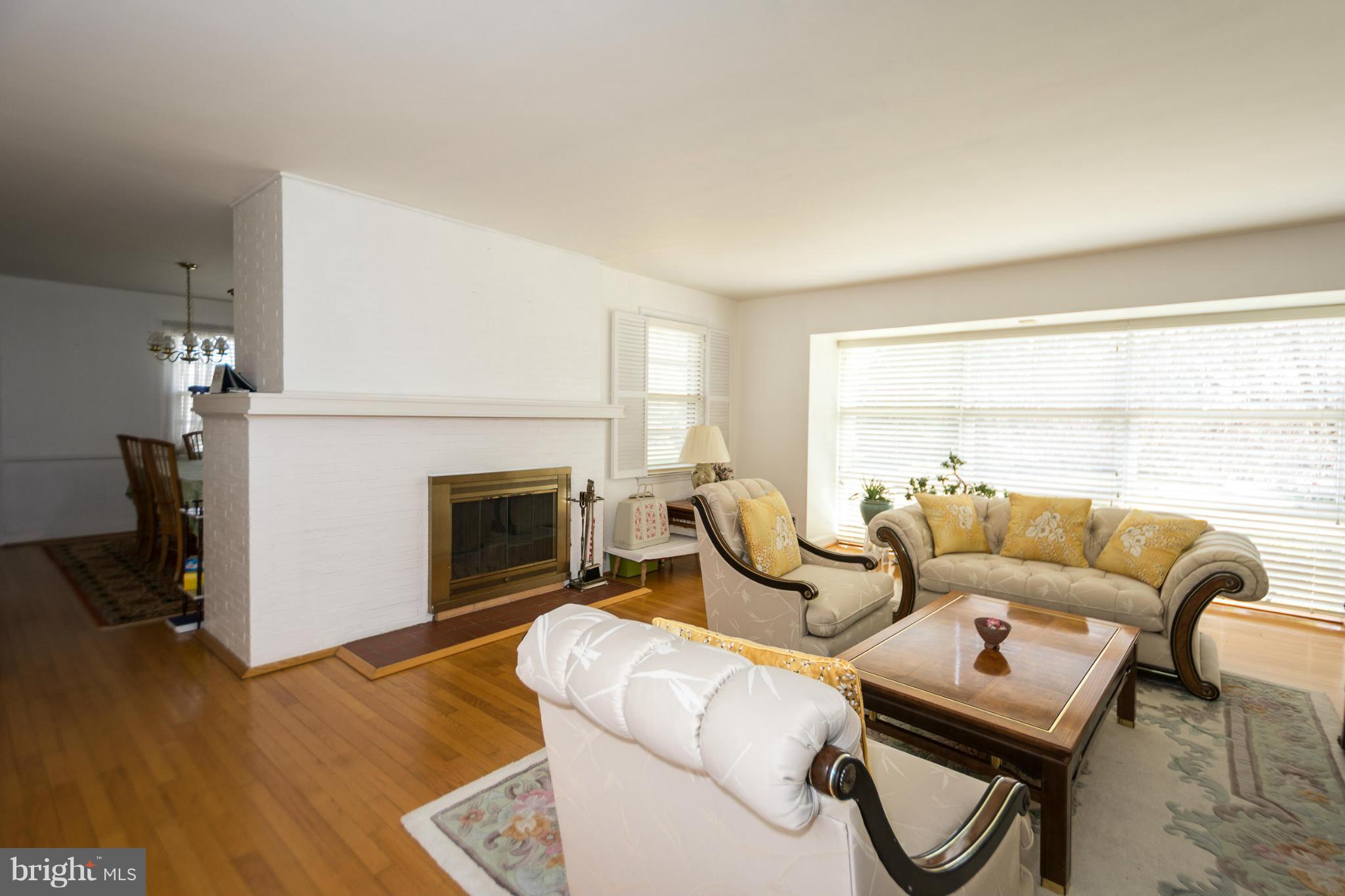 320 East Timonium Road Lutherville-Timonium, MD 21093 - Photo 6 of 21 Living Room