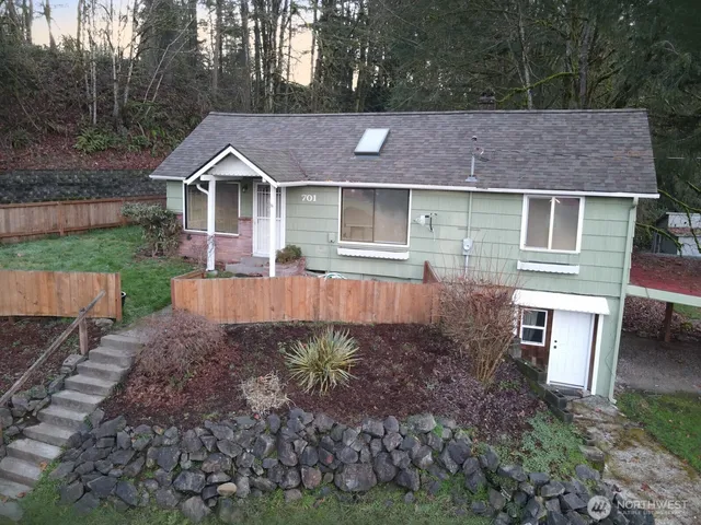 $284,900 | 701 Northwest Dexter Avenue, Winlock, WA 98596