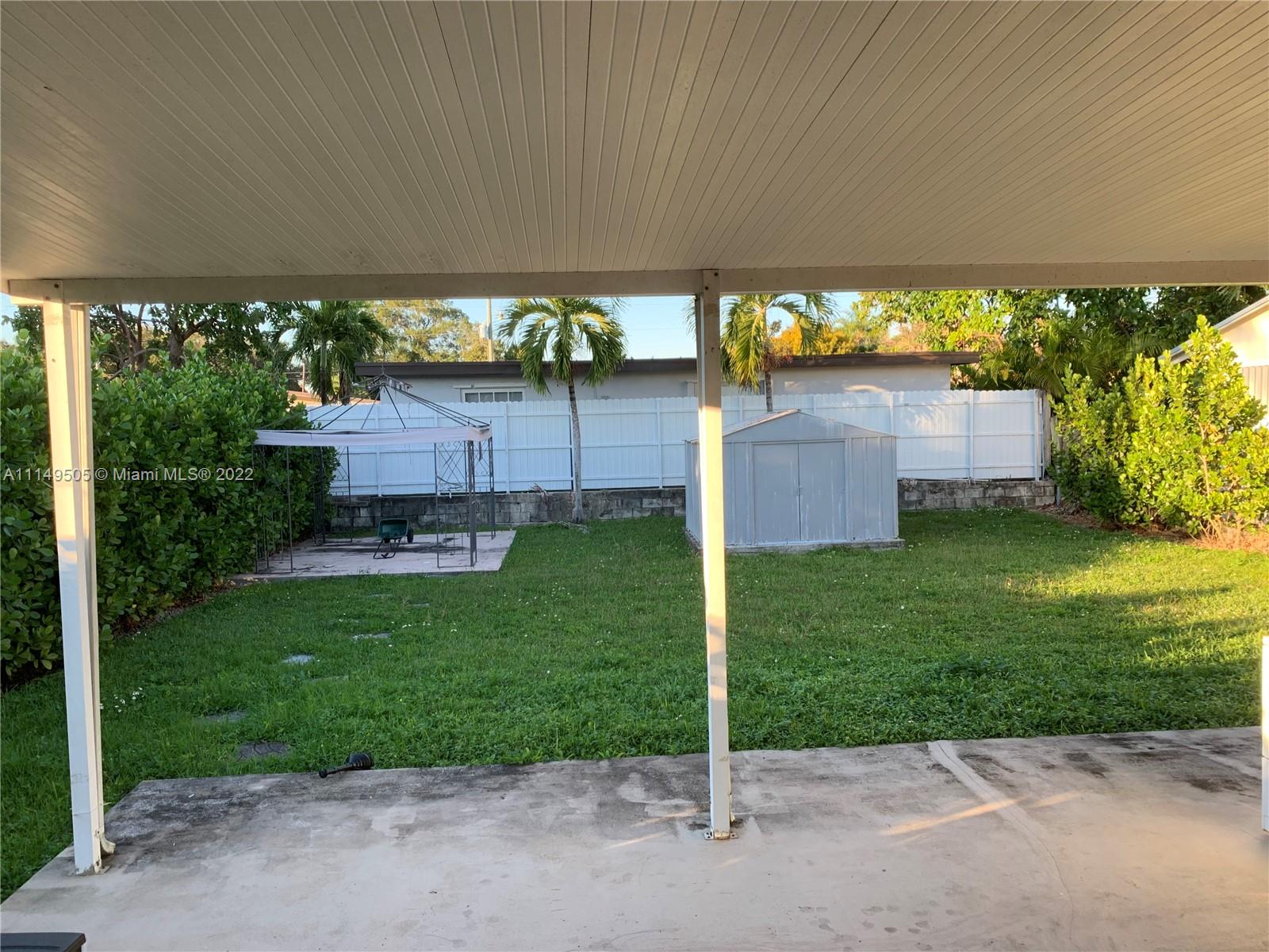 6459 Southwest 32nd Street Miami, FL 33155 - Photo 4 of 12 Gallery Image 4