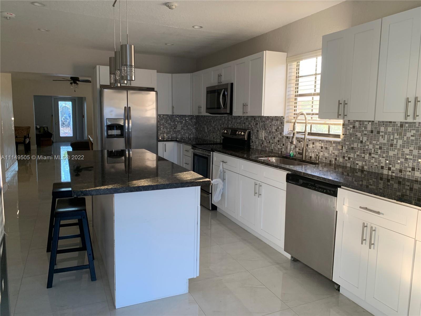 6459 Southwest 32nd Street Miami, FL 33155 - Photo 5 of 12 Gallery Image 5