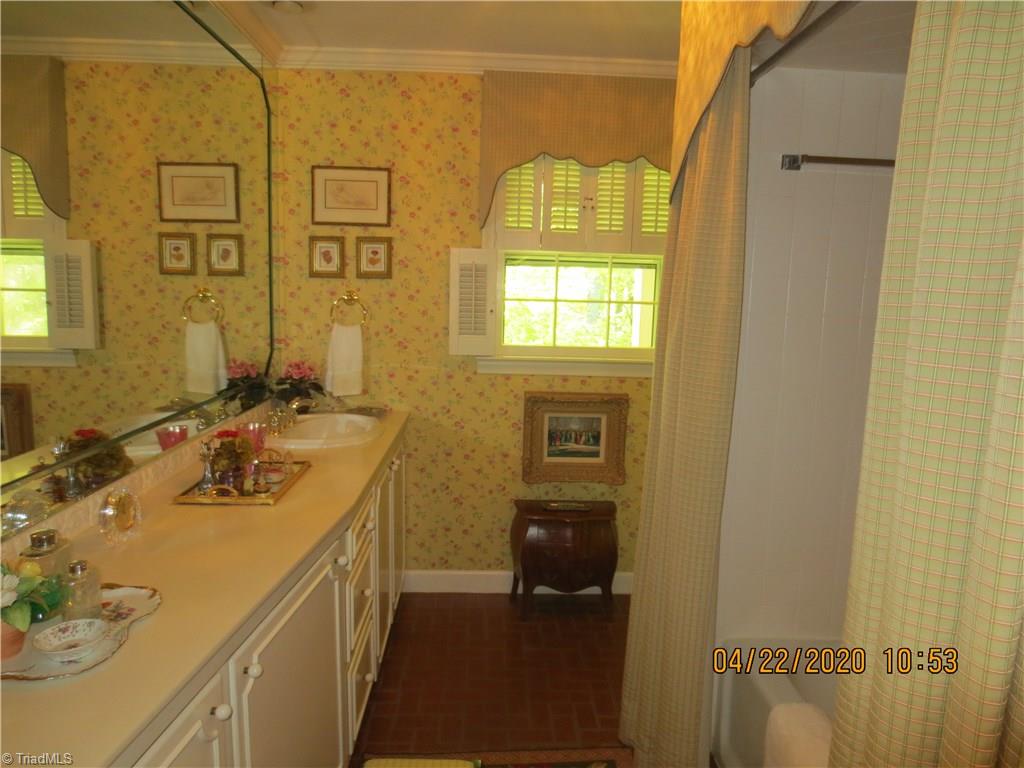 213 Kirby Road King, NC 27021 - Photo 12 of 26 Gallery Image 12