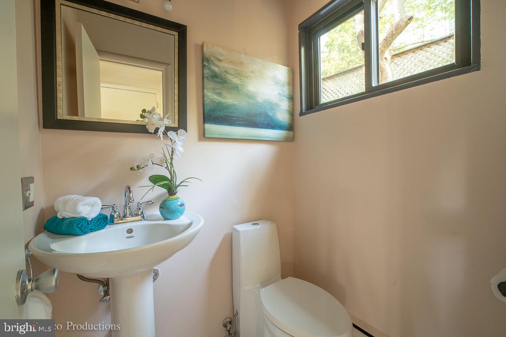 1663 45th Street Northwest Washington, DC 20007 - Photo 28 of 53 Gallery Image 28