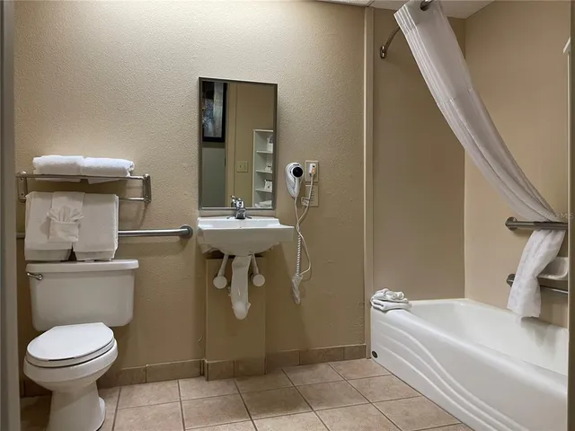$209,000 | 8303 Palm Parkway, Unit 221/223, Orlando, FL 32836