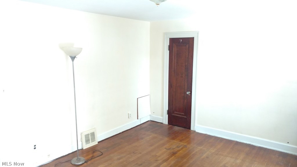 4670 Landchester Road Cleveland, OH 44109 - Photo 6 of 10 Gallery Image 6