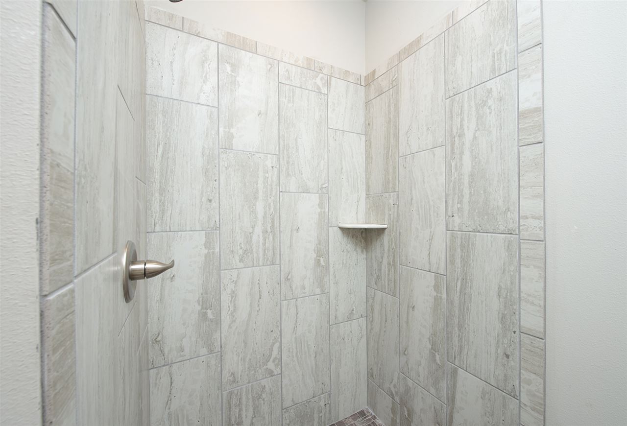 16936 Prado Loop Loxley, AL 36551 - Photo 21 of 33 Master Bathroom