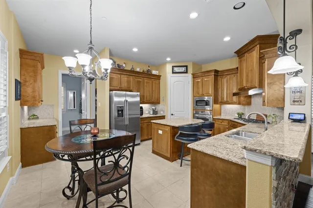 $750,000 | 3933 Blackjack Oak Drive, Colleyville, TX 76034