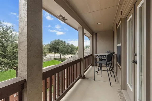 $750,000 | 3933 Blackjack Oak Drive, Colleyville, TX 76034