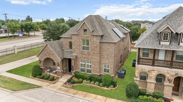 $750,000 | 3933 Blackjack Oak Drive, Colleyville, TX 76034