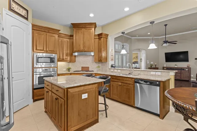 $750,000 | 3933 Blackjack Oak Drive, Colleyville, TX 76034