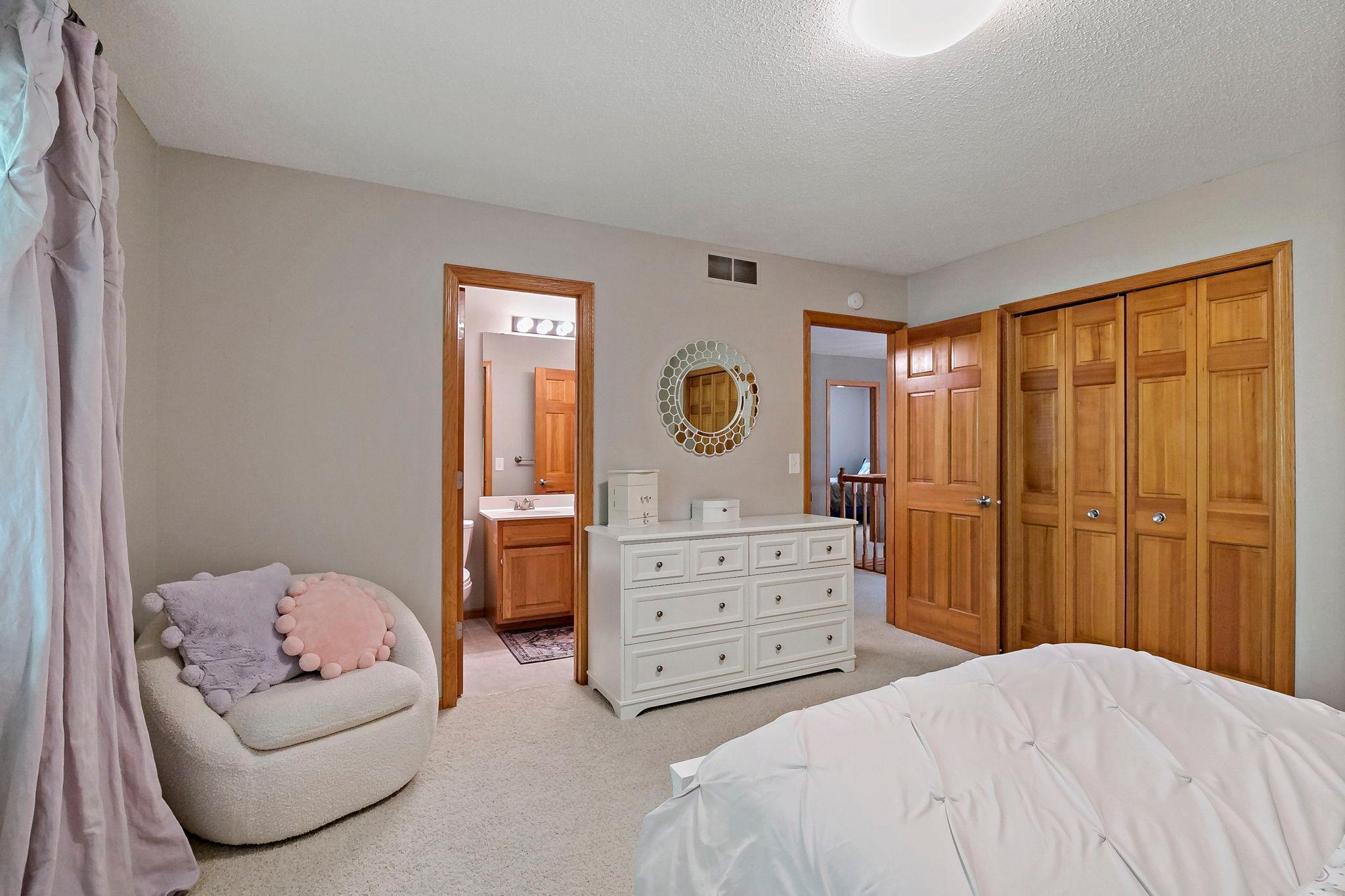 8879 Sylvan Ridge Eden Prairie, MN 55347 - Photo 34 of 49