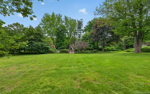 $2,050,000 | 19 Seward Drive, Woodbury, NY 11797