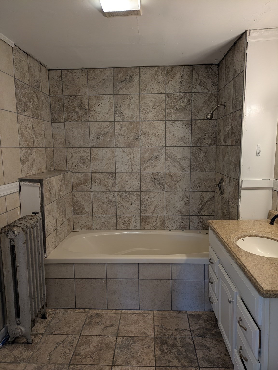210 Albemarle Street Springfield, MA 01109 - Photo 13 of 19 Gallery Image 13