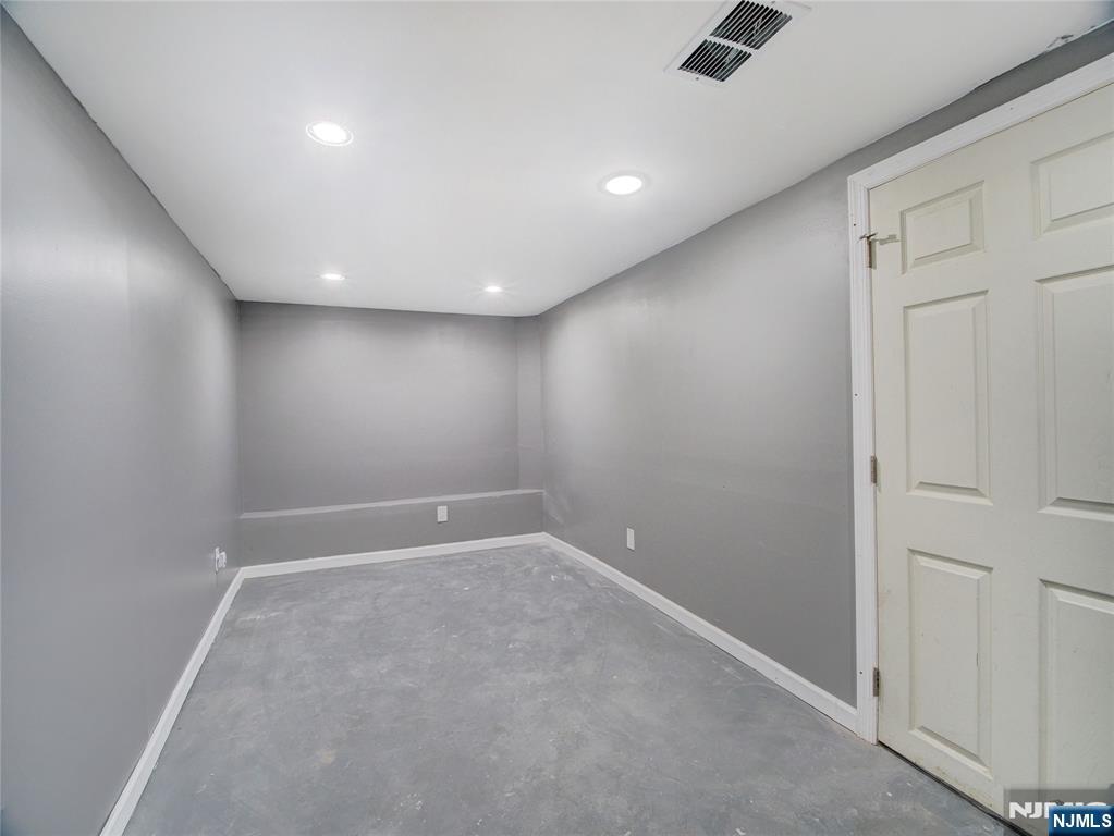 271 Washington Street Orange, NJ 07050 - Photo 27 of 30