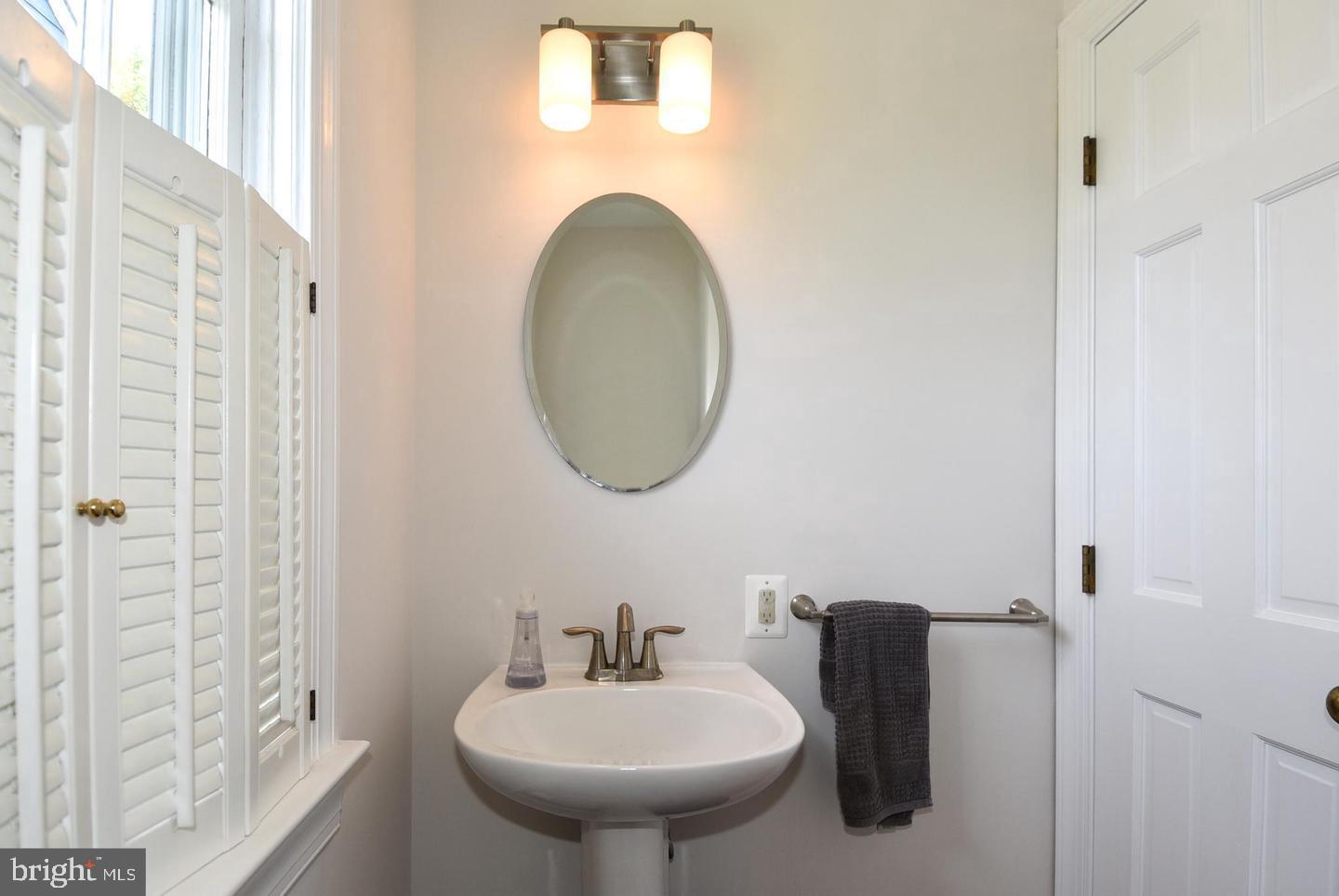 710 West View Terrace Alexandria, VA 22301 - Photo 15 of 58