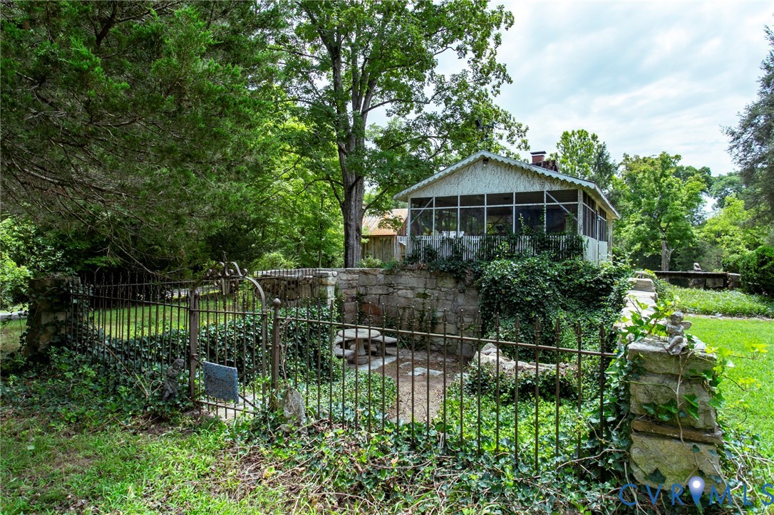 4048 Broad St Road Gum Spring, VA 23065 - Photo 44 of 50 Sunken Garden/Koi Pond