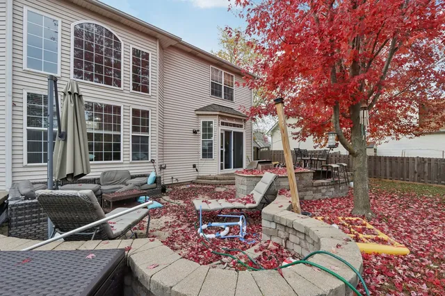 $529,900 | 18627 West Lazy Acre Road, Lake Villa, IL 60046