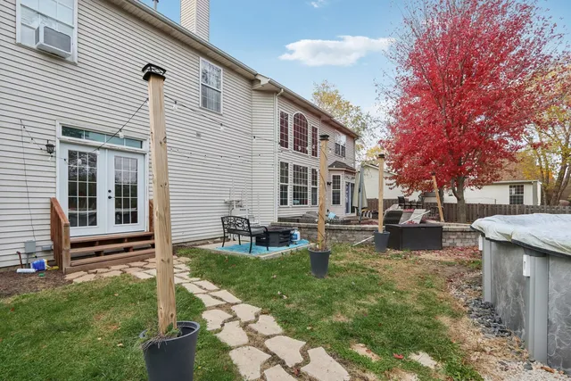 $529,900 | 18627 West Lazy Acre Road, Lake Villa, IL 60046