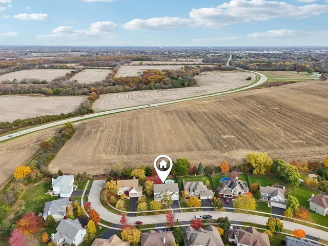 $529,900 | 18627 West Lazy Acre Road, Lake Villa, IL 60046