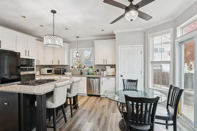 $529,900 | 18627 West Lazy Acre Road, Lake Villa, IL 60046