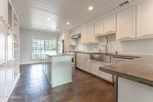 $2,895 | 4643 Fleet Drive, Baton Rouge, LA 70809