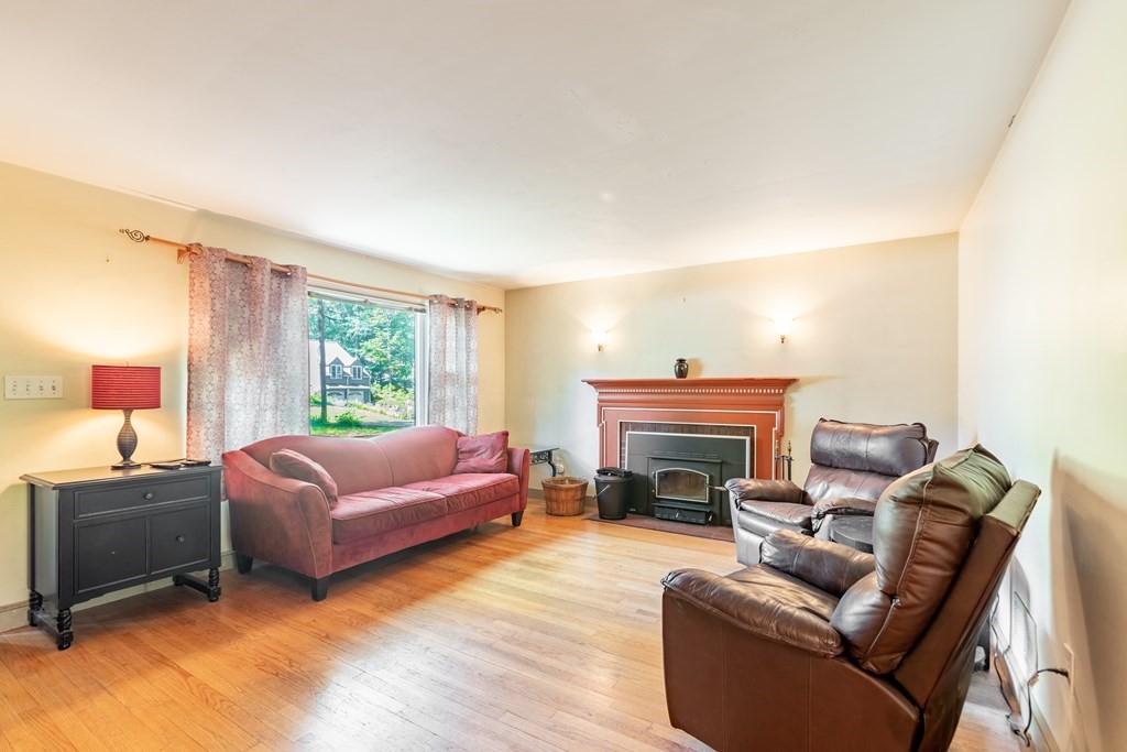 8 Country Lane Maynard, MA 01754 - Photo 6 of 21 Gallery Image 6